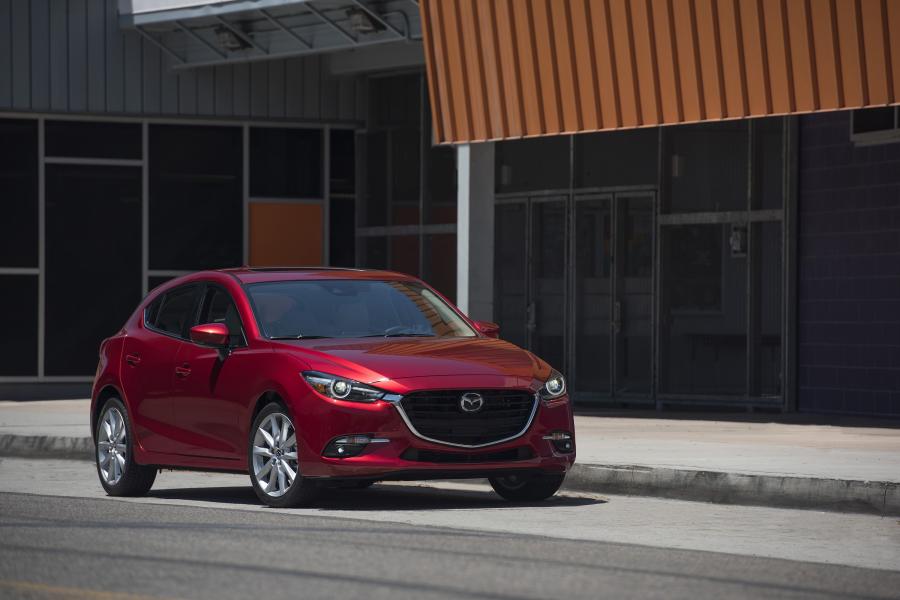  Mazda3 Hatchback 2016 года  (NA) (фото 11 из 24)